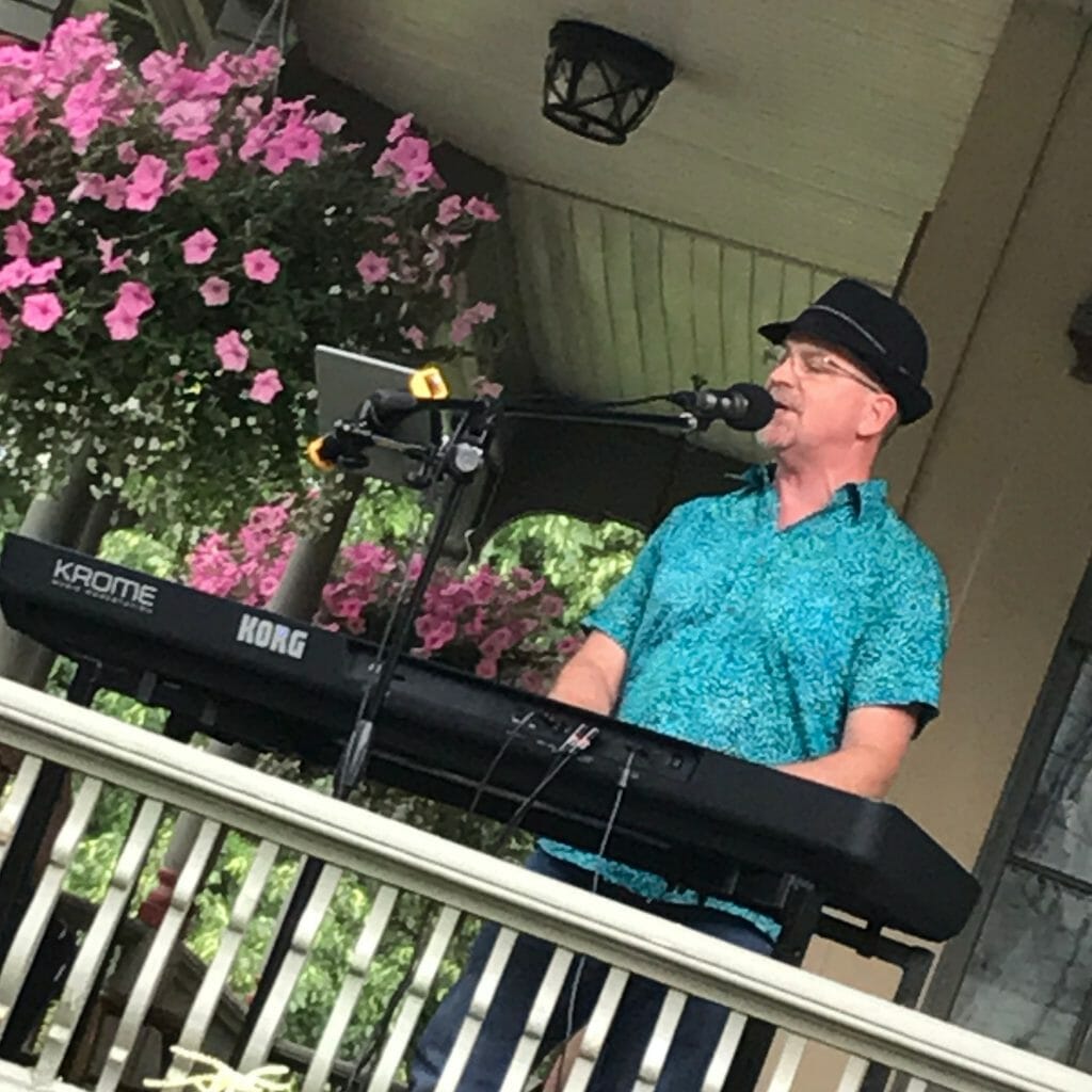 Stan Stewart plays and sings live