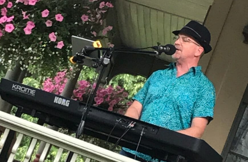 Stan Stewart plays and sings live