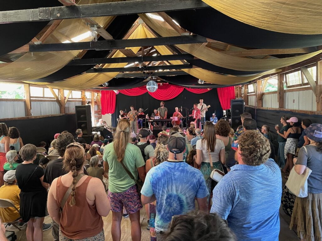 Travis Knapp had to wait 30 minutes for the sound check to complete due to technical difficulties. Through all of this, the performers, the staff, and the audience remained very calm and patient. And the performance was well worth the wait.